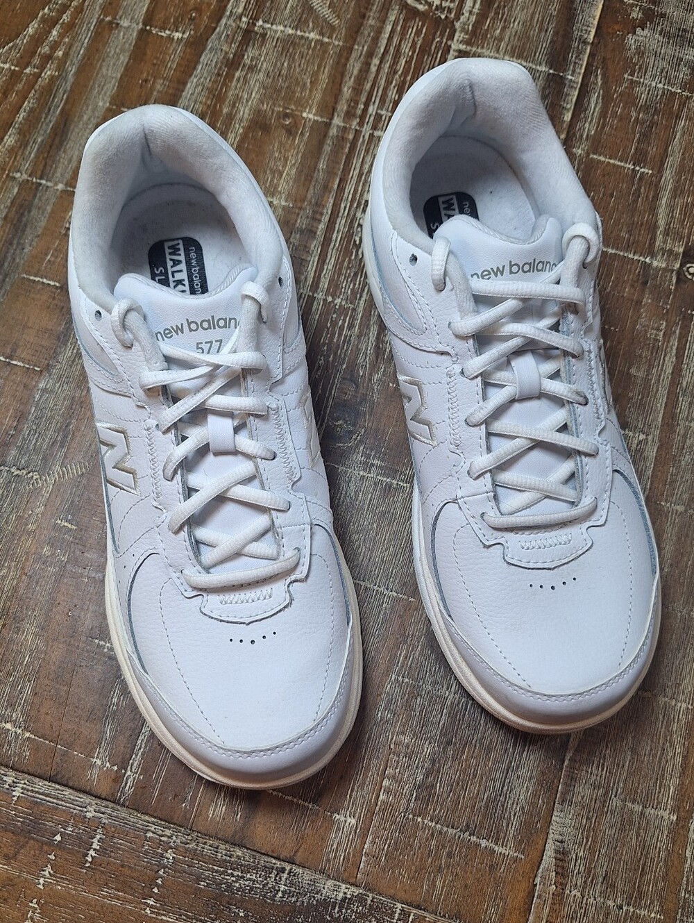 New Balance NB Women's Size 9.5 Walking Shoes White Leather‎ Lace Up Shoe